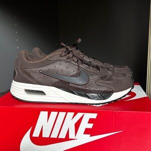 Nike Brown Air Max-Style Sneakers